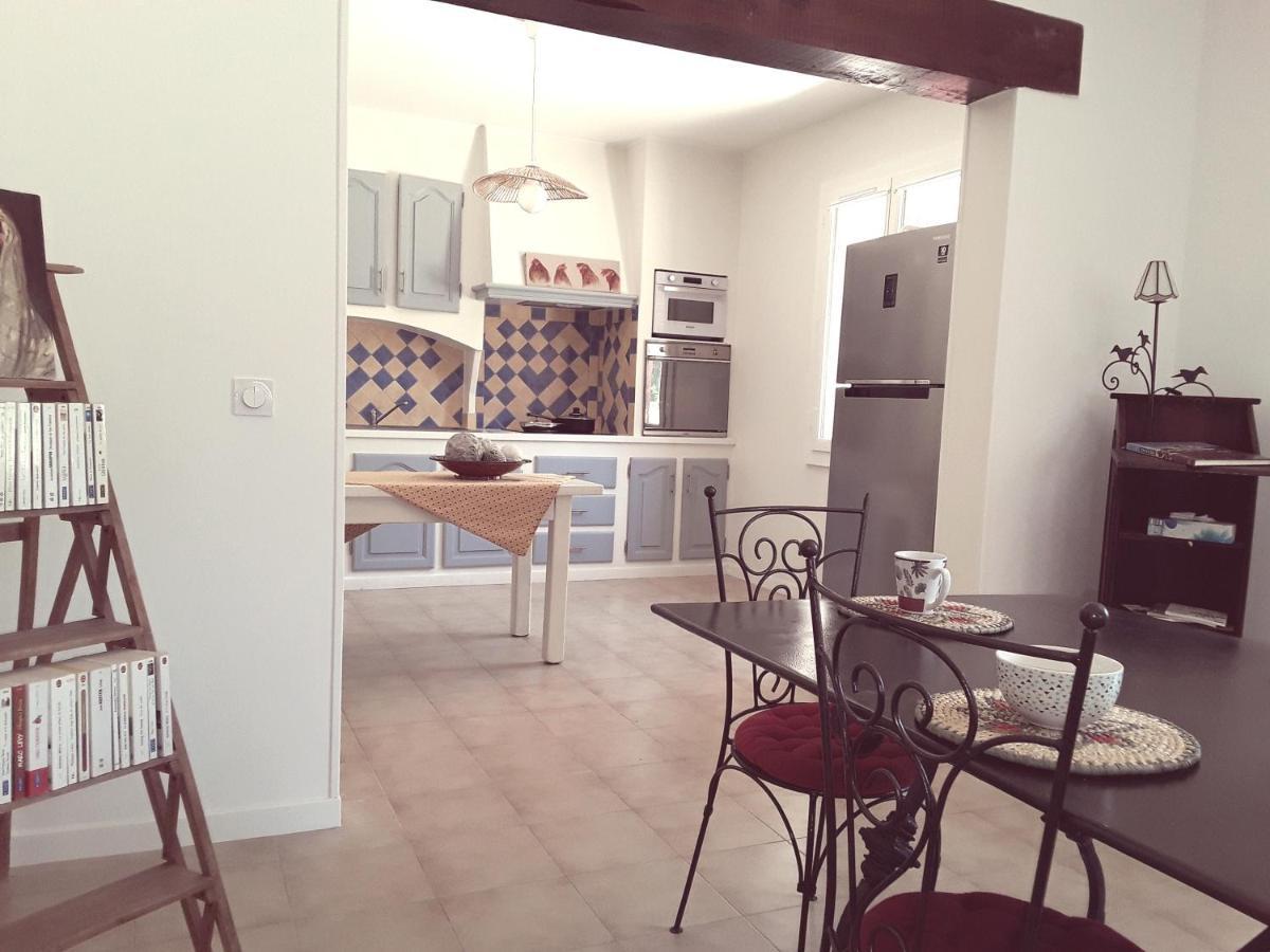 فيلا La Bonbonne En Provence Travaillan المظهر الخارجي الصورة