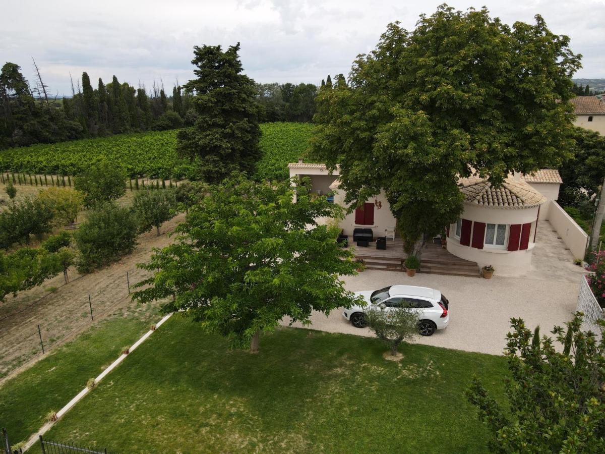 فيلا La Bonbonne En Provence Travaillan المظهر الخارجي الصورة