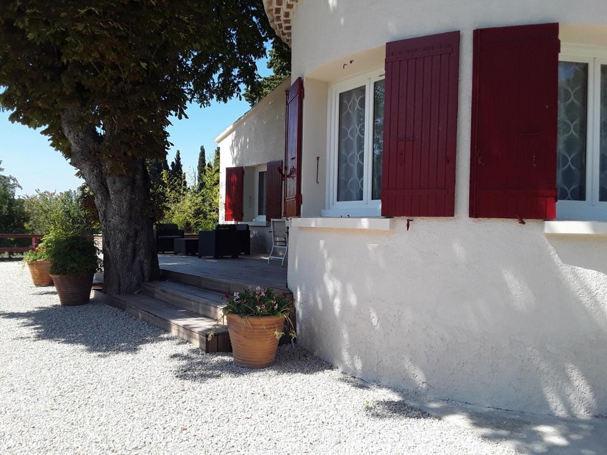فيلا La Bonbonne En Provence Travaillan المظهر الخارجي الصورة