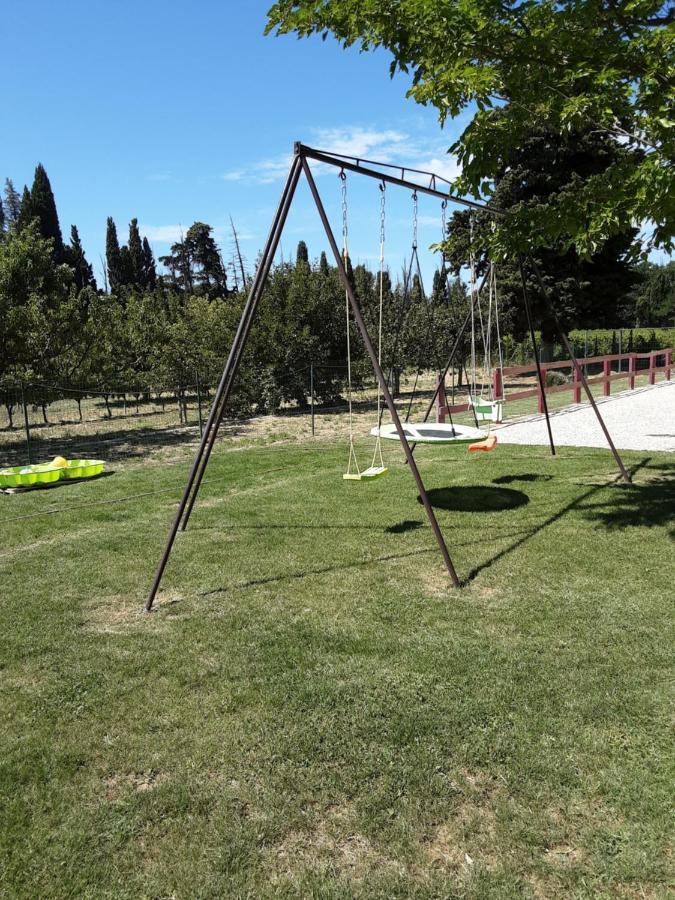 فيلا La Bonbonne En Provence Travaillan المظهر الخارجي الصورة